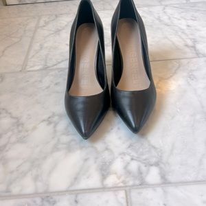 Karl Lagerfeld Paris Black Heels size 8.5 M